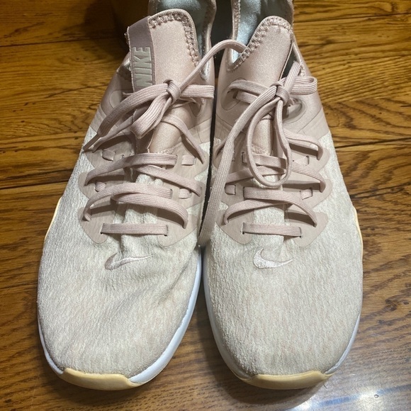 𝅺nike Foundation Elite TR Beige Running Shoes Sneakers Size 9 - Picture 2 of 7